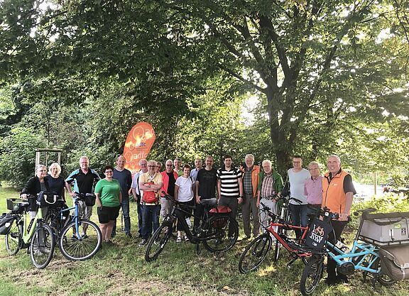 Gründungsmitglieder der ADFC Ortsgruppe Hattingen Gründungsmitglieder der ADFC Ortsgruppe Hattingen